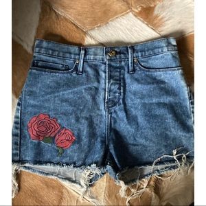 Pylo roses cutoffs